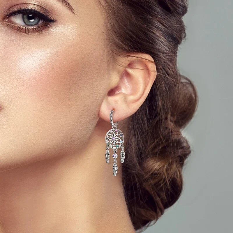 Aretes Colgantes Atrapasueños con Circonio