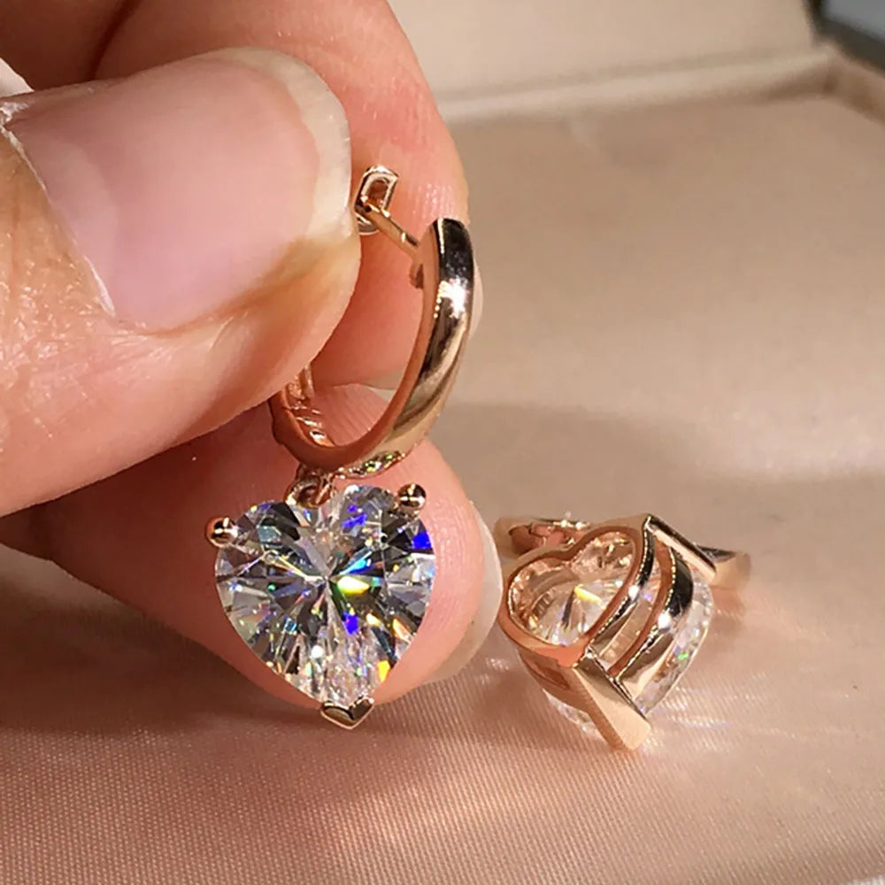 Aretes Colgantes con Corazón de Circonio