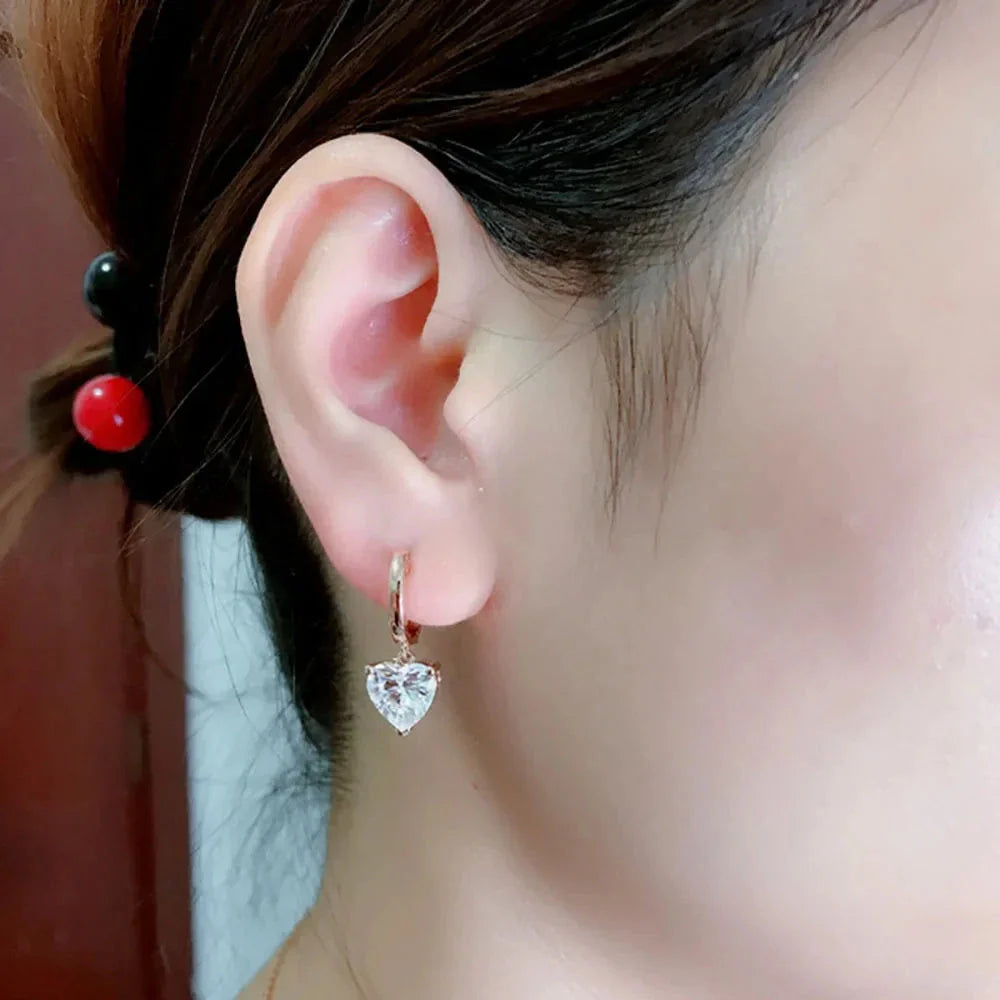 Aretes Colgantes con Corazón de Circonio