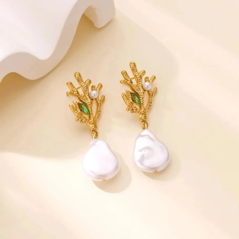 Aretes Colgantes de Coral con Perla y Circonio verde