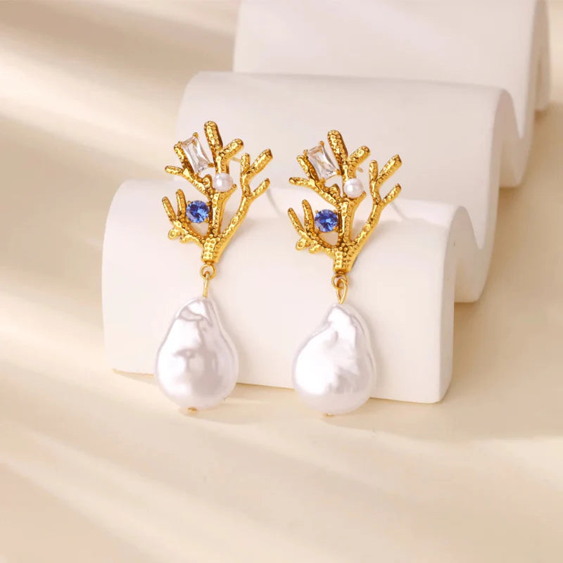 Aretes Colgantes de Coral con Perla y Circonio azul