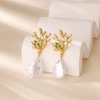 Aretes Colgantes de Coral con Perla y Circonio verde