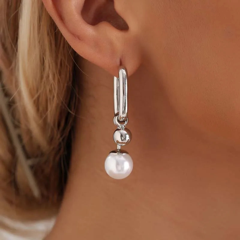 Aretes Aros Estilizados con Perlas