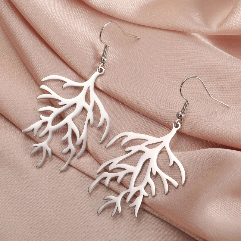 Aretes Colgantes en Ramas de Coral plateado
