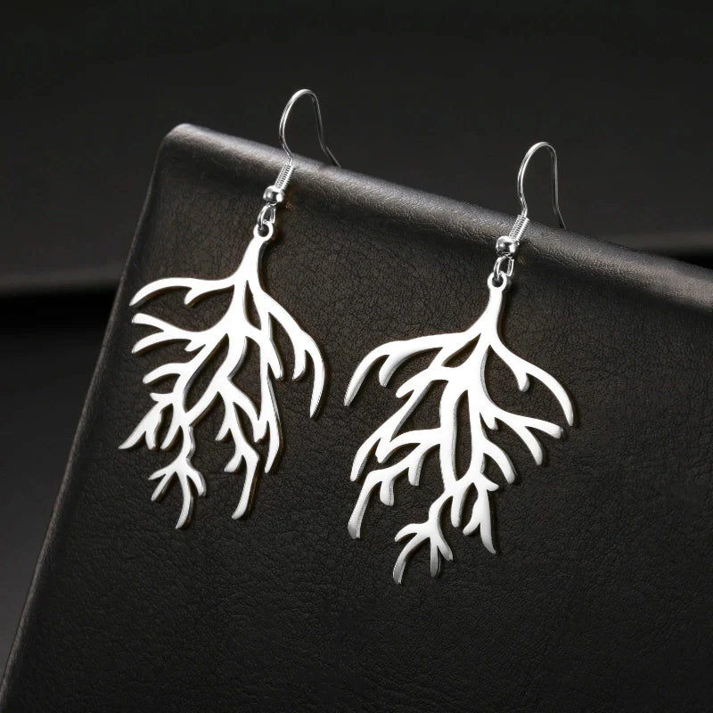 Aretes Colgantes en Ramas de Coral plateado