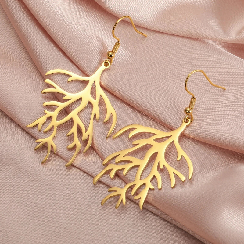 Aretes Colgantes en Ramas de Coral dorado