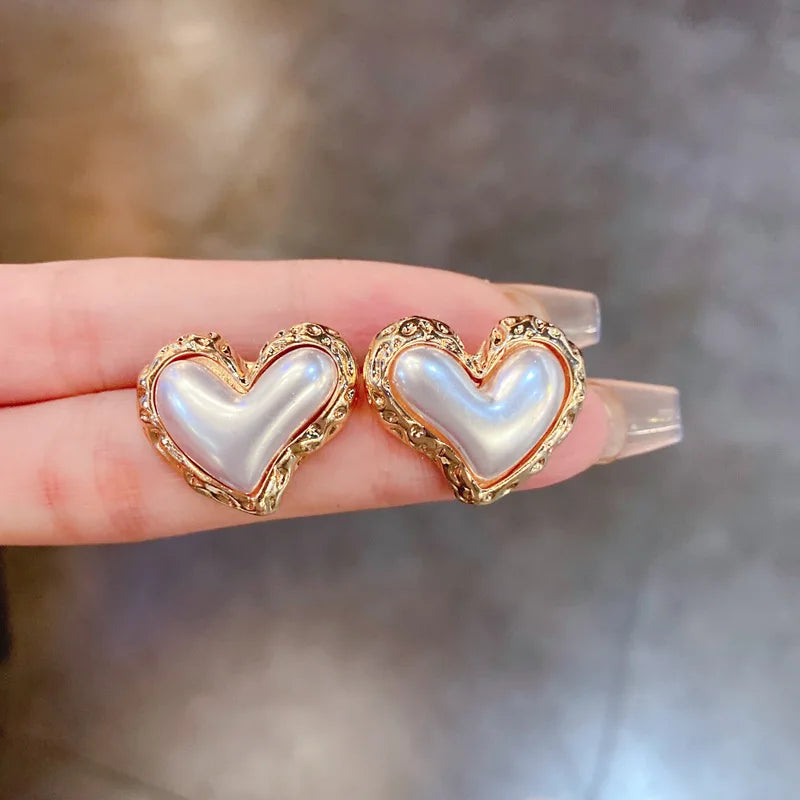 Aretes Colgantes de Corazón para Mujer en Oro