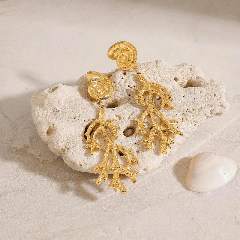 Aretes Colgantes de Concha y Coral