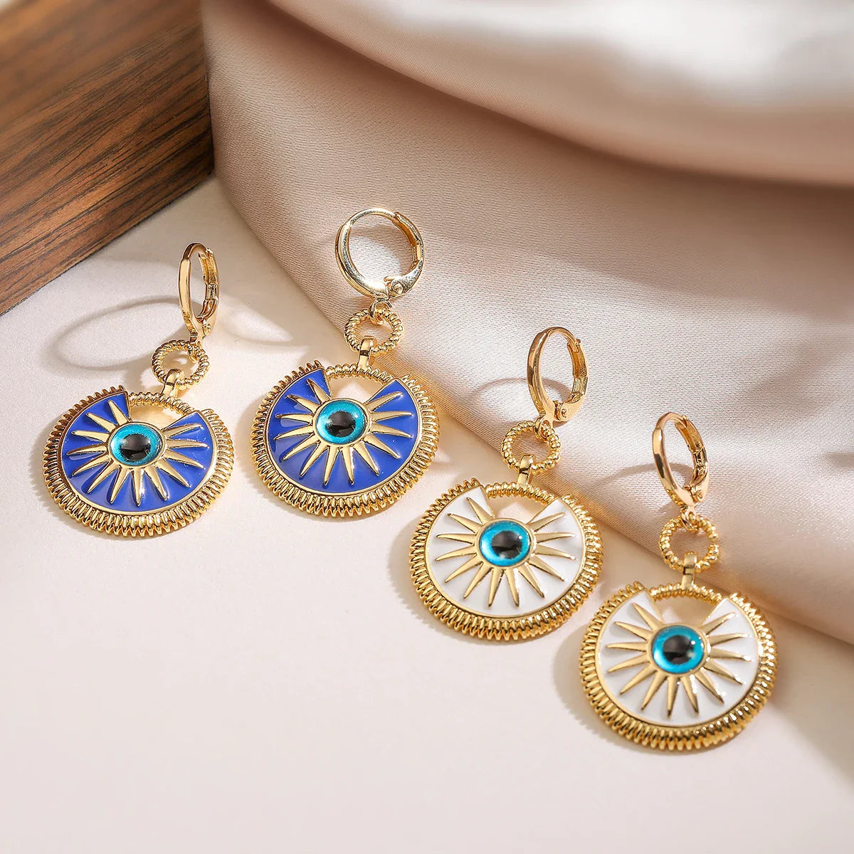 Aretes Colgantes Contra el Mal de Ojo para Mujer blanco