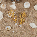 Aretes Colgantes de Coral y Perlas Blancas