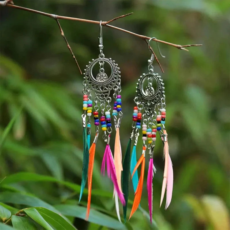 Aretes Colgantes Étnicos con Plumas de Colores para Mujer plata