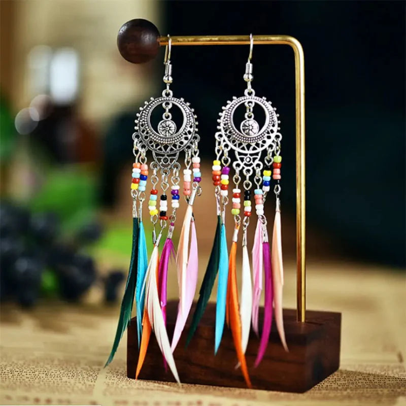 Aretes Colgantes Étnicos con Plumas de Colores para Mujer plata