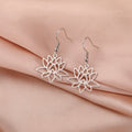 Aretes Colgantes Flor de Loto para Mujer en Plata