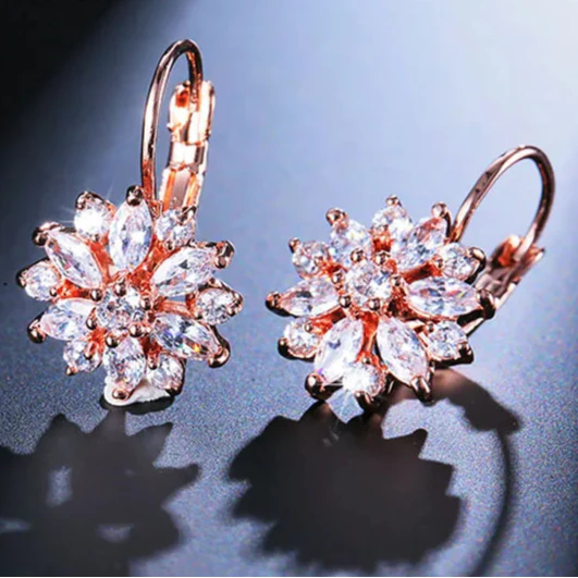 Aretes Colgantes Flor de Circonia oro rosa
