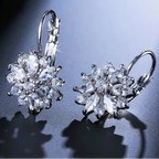 Aretes Colgantes Flor de Circonia blanca