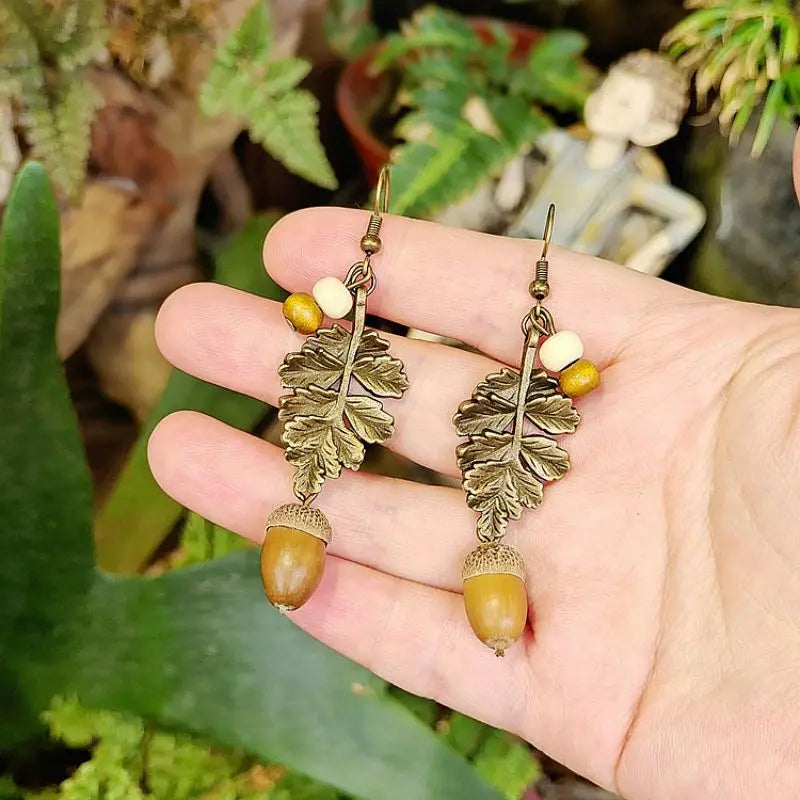 Pendientes Colgantes de Borla y Hoja