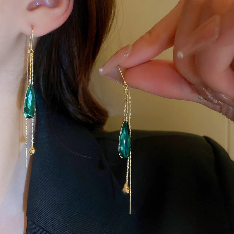 Aretes Colgantes Gota de Agua con Circón Verde