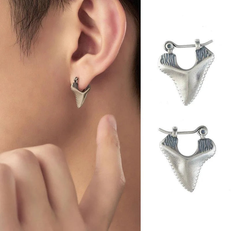 Aretes Colgantes Incrustados con Diente de Tiburón