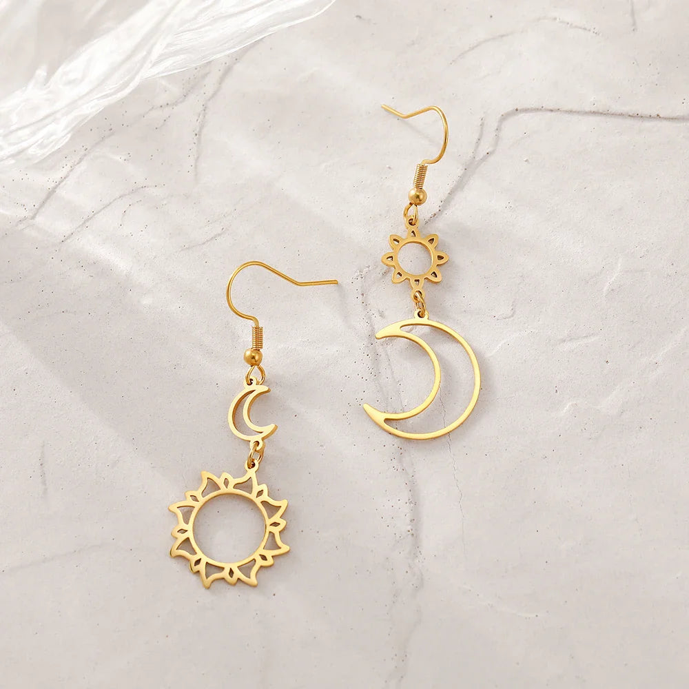 Aretes Colgantes Luna y Sol oro