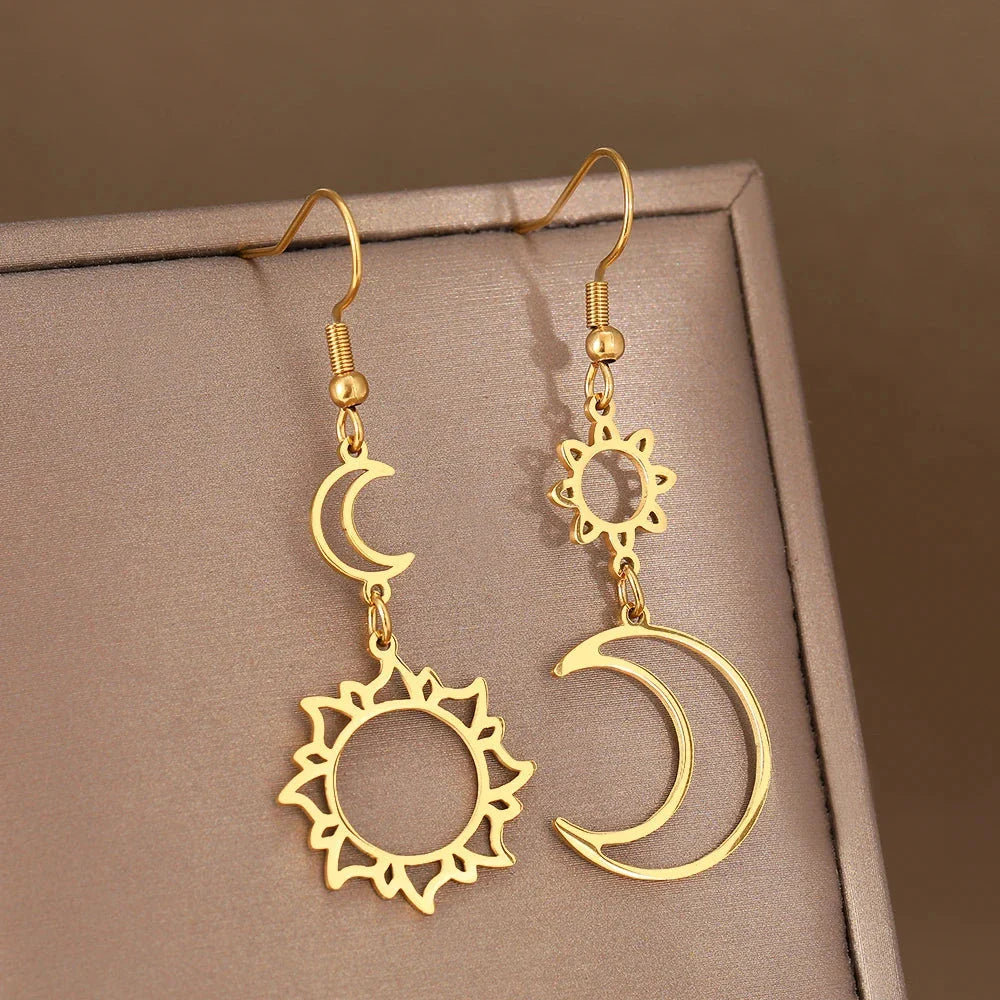 Aretes Colgantes Luna y Sol oro