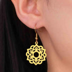 Aretes Colgantes Mandala para Mujer en Oro