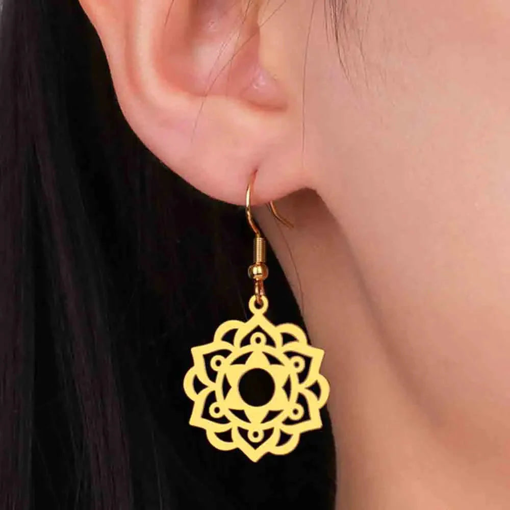 Aretes Colgantes Mandala para Mujer en Oro