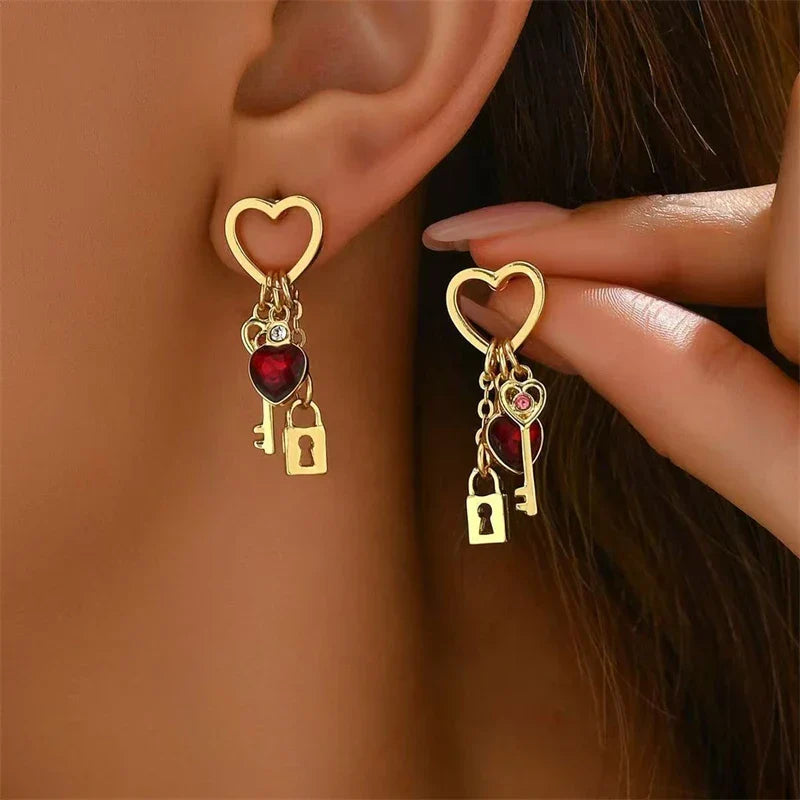 Aretes colgantes para mujer con llaves y candados