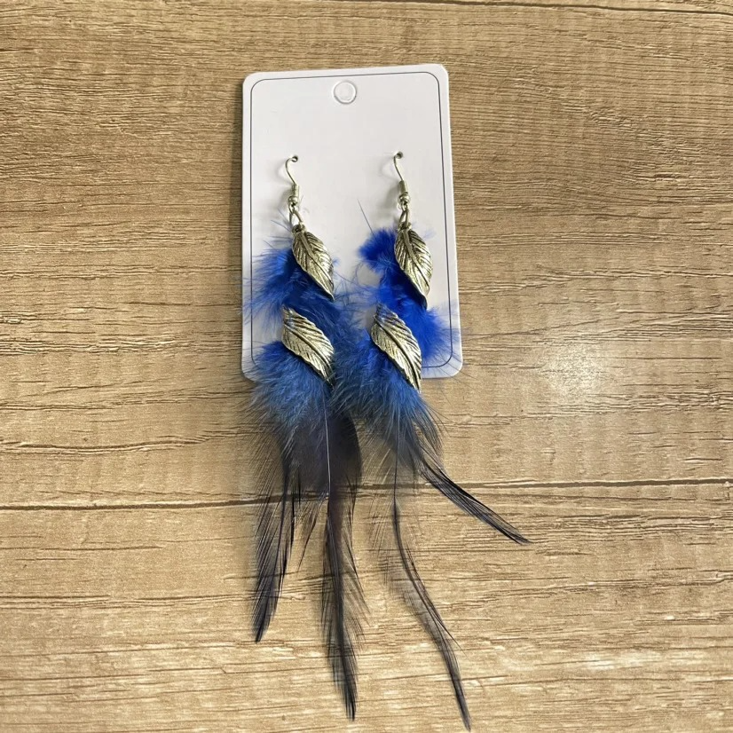 Aretes Colgantes Elegantes con Plumas 1