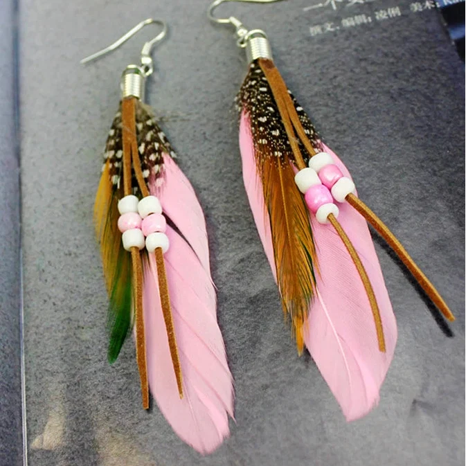 Aretes de plumas estilo Apache rose