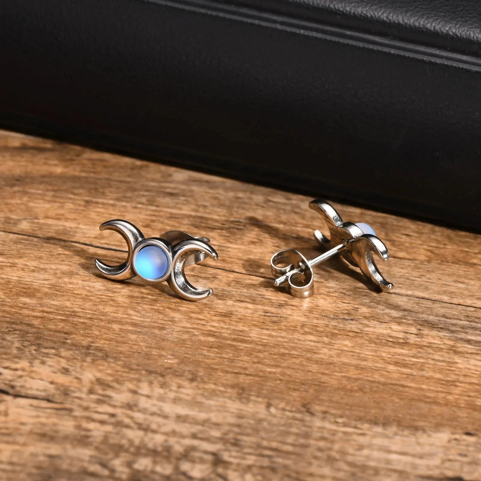 Aretes Triple Luna Clavos Hechicería Wicca Mujer