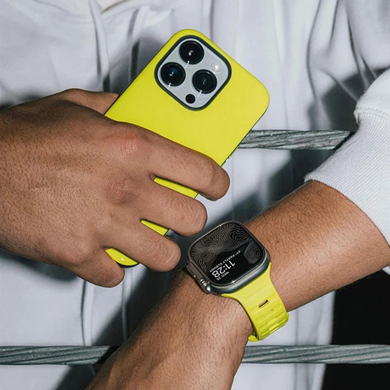 Correa Apple Watch de silicona quirúrgica amarilla