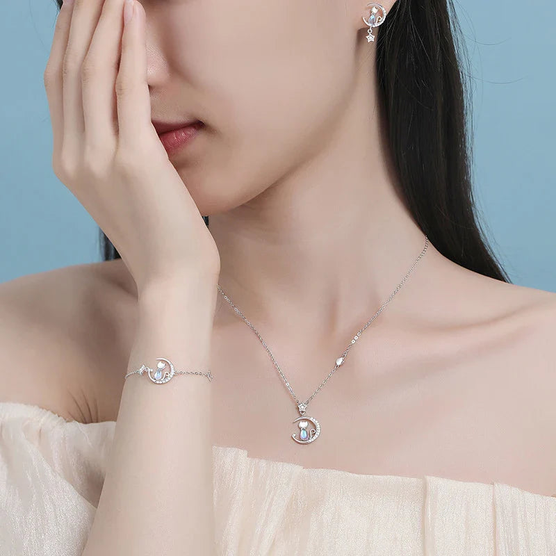 Pulsera con Gato Piedra de Luna y Circonio