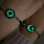 Pulsera con Media Luna y Sol Luminoso rojo y negro