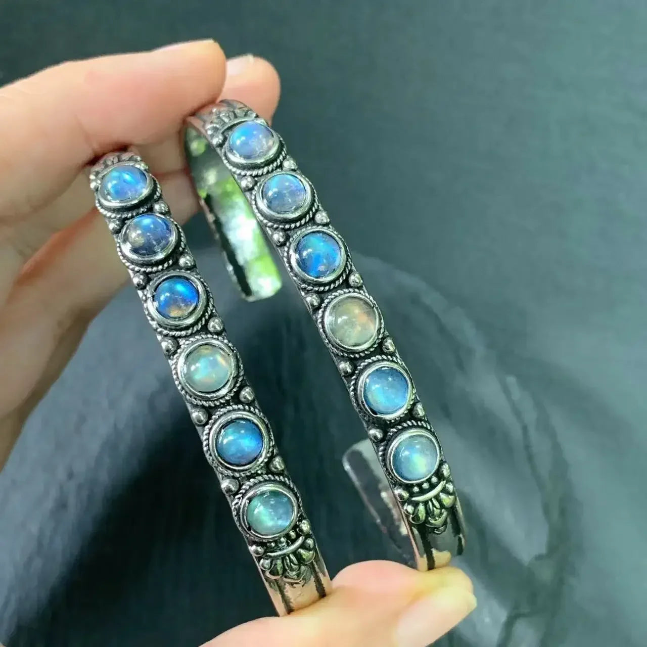 Pulsera con Piedras de Luna