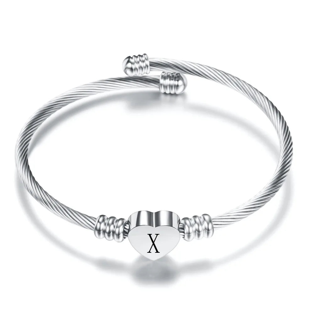Pulsera de corazón con inicial de plata x