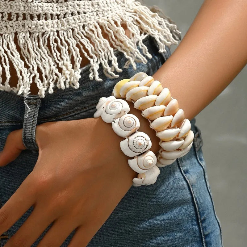Pulsera boho de concha cauri