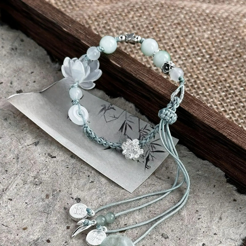 Pulsera de Cuerda con Perlas y Flor de Loto