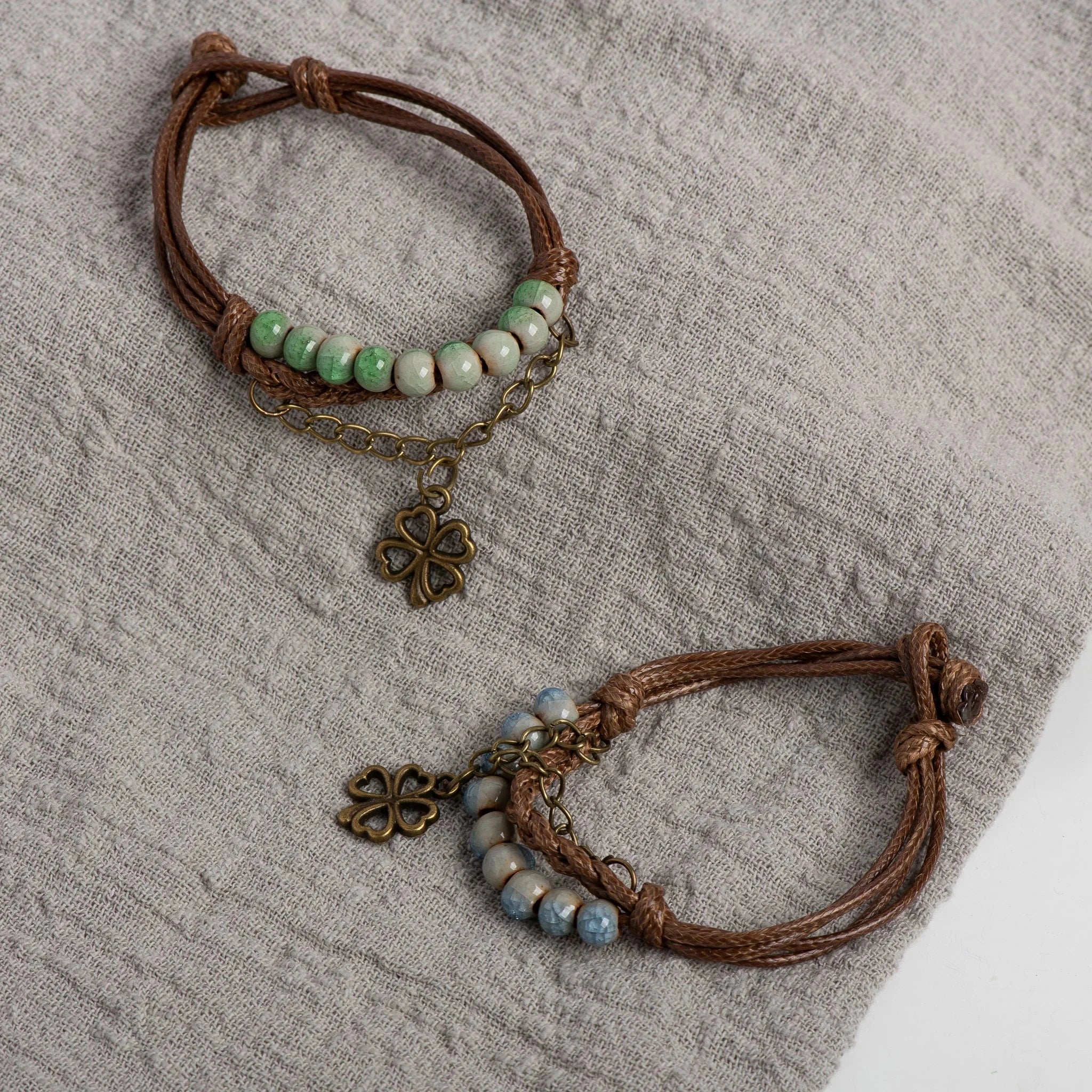 Pulsera de Cuerda con Trébol de 4 Hojas y Perlas verdes