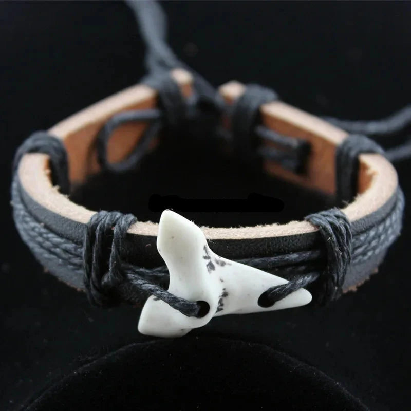 Pulsera de Cuero con Diente de Tiburón