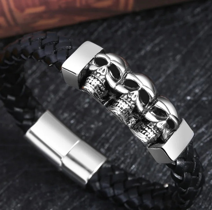Pulsera de Cuero con Calaveras