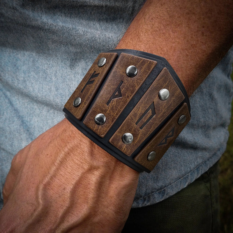 Pulsera Vikinga con Runas Celtas marrón
