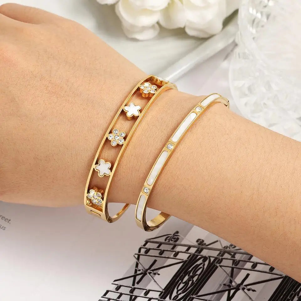 Pulsera Gourmette Flores Delicadas de 5 pétalos a