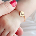 Pulsera para Bebé Personalizada con Inicial del Nombre en Oro