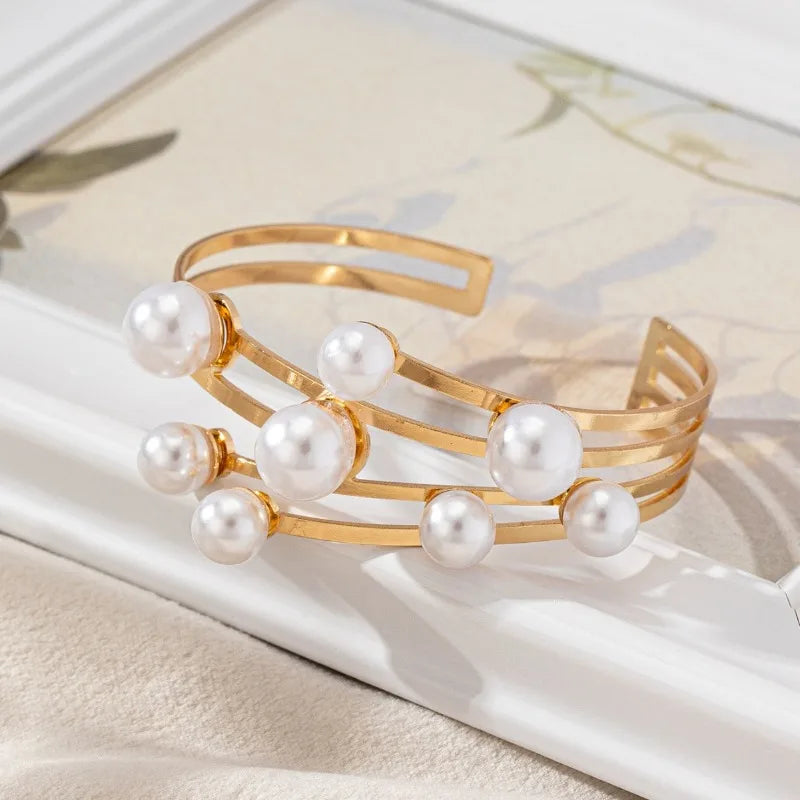 Pulsera Estilizada con Perlas Blancas