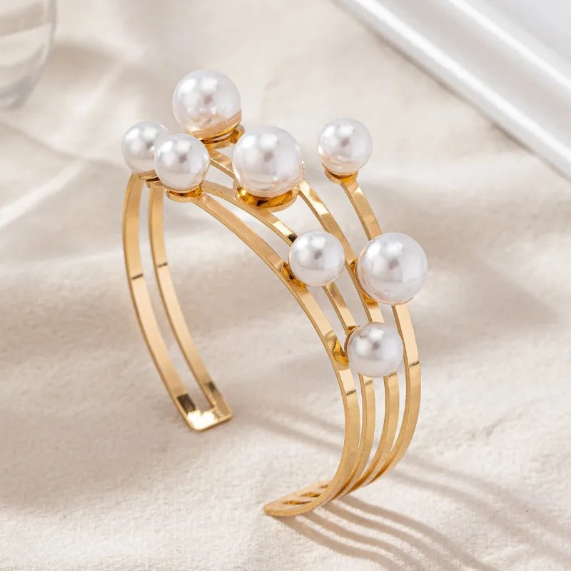 Pulsera Estilizada con Perlas Blancas