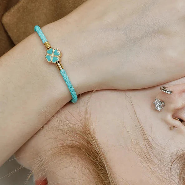 Pulsera Trenzada de Cuero con Trébol de 4 Hojas azul