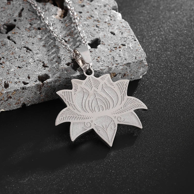 Cadena y Medallón Flor de Loto plata