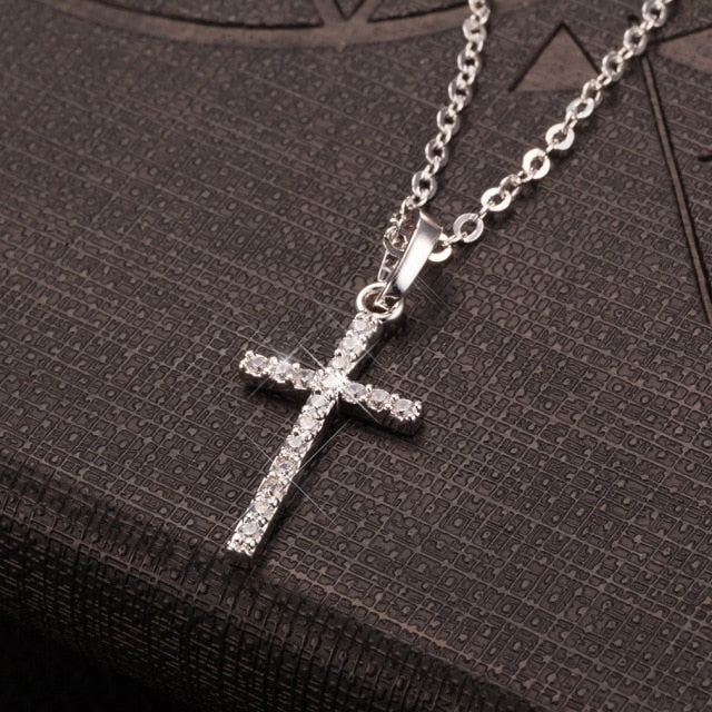 Collar con Cruz de plata