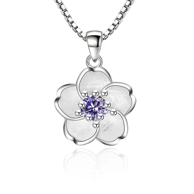 Collar con colgante de flor para mujer en color violeta