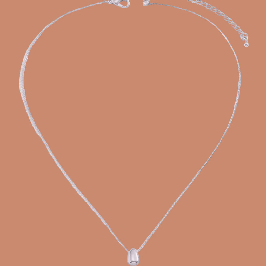 Collar con Colgante Fino en Forma de Gota de Agua plata